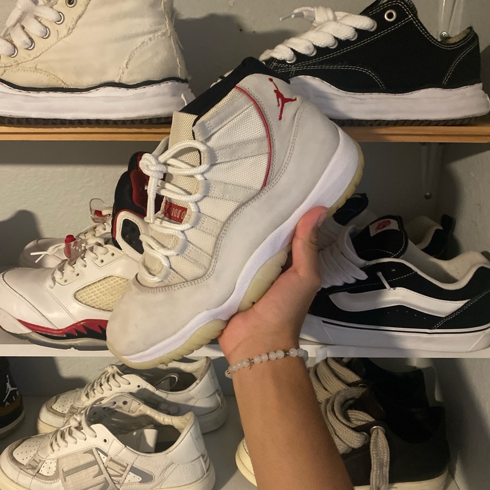 Jordan Sneakers White and Red